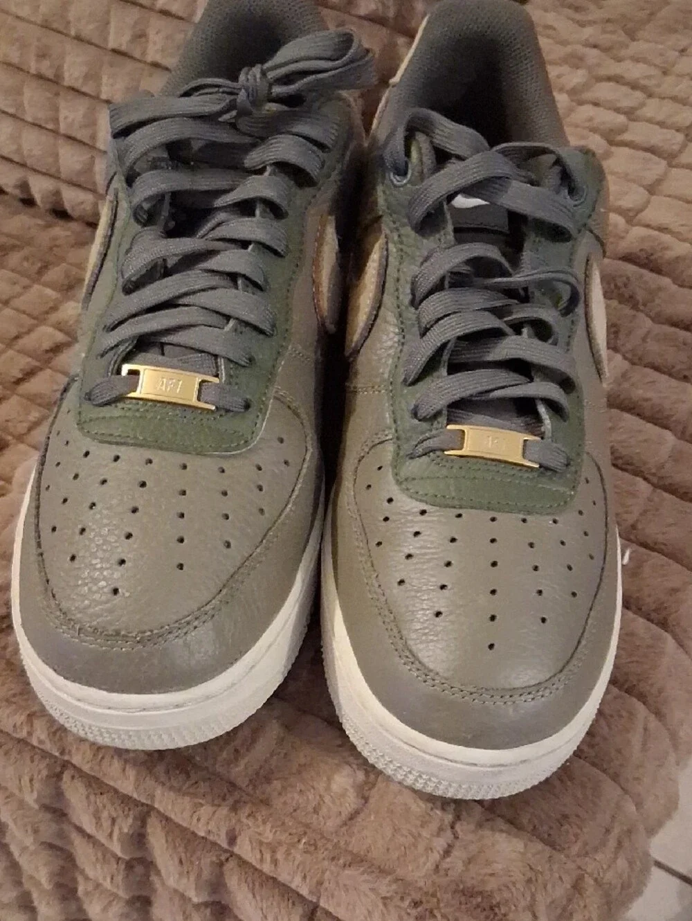 Nike Low-Top Sneakers — Olive Green with Cream Swoosh